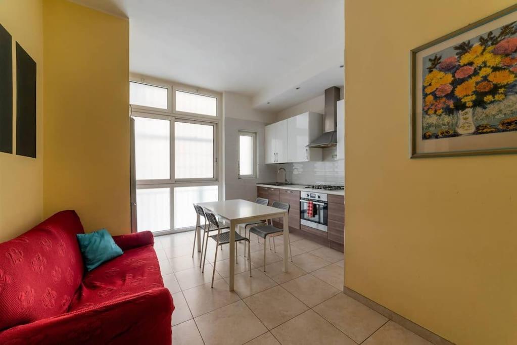 Arts House Apartment Bari Luaran gambar