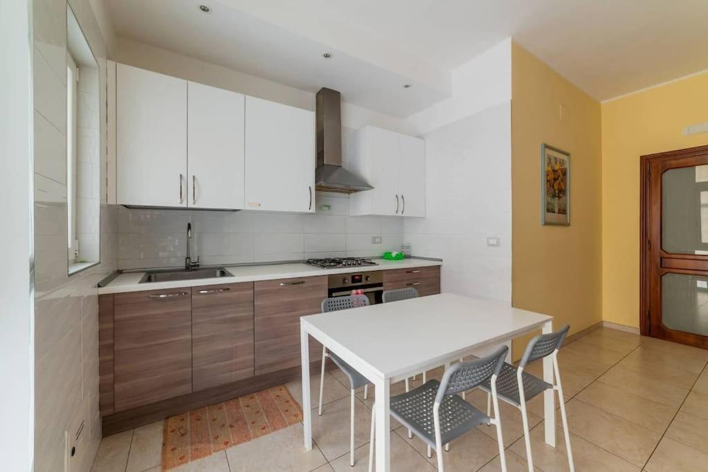 Arts House Apartment Bari Luaran gambar